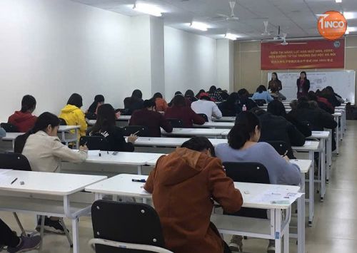 So sánh hình thức thi HSK: Thi máy và Thi viết